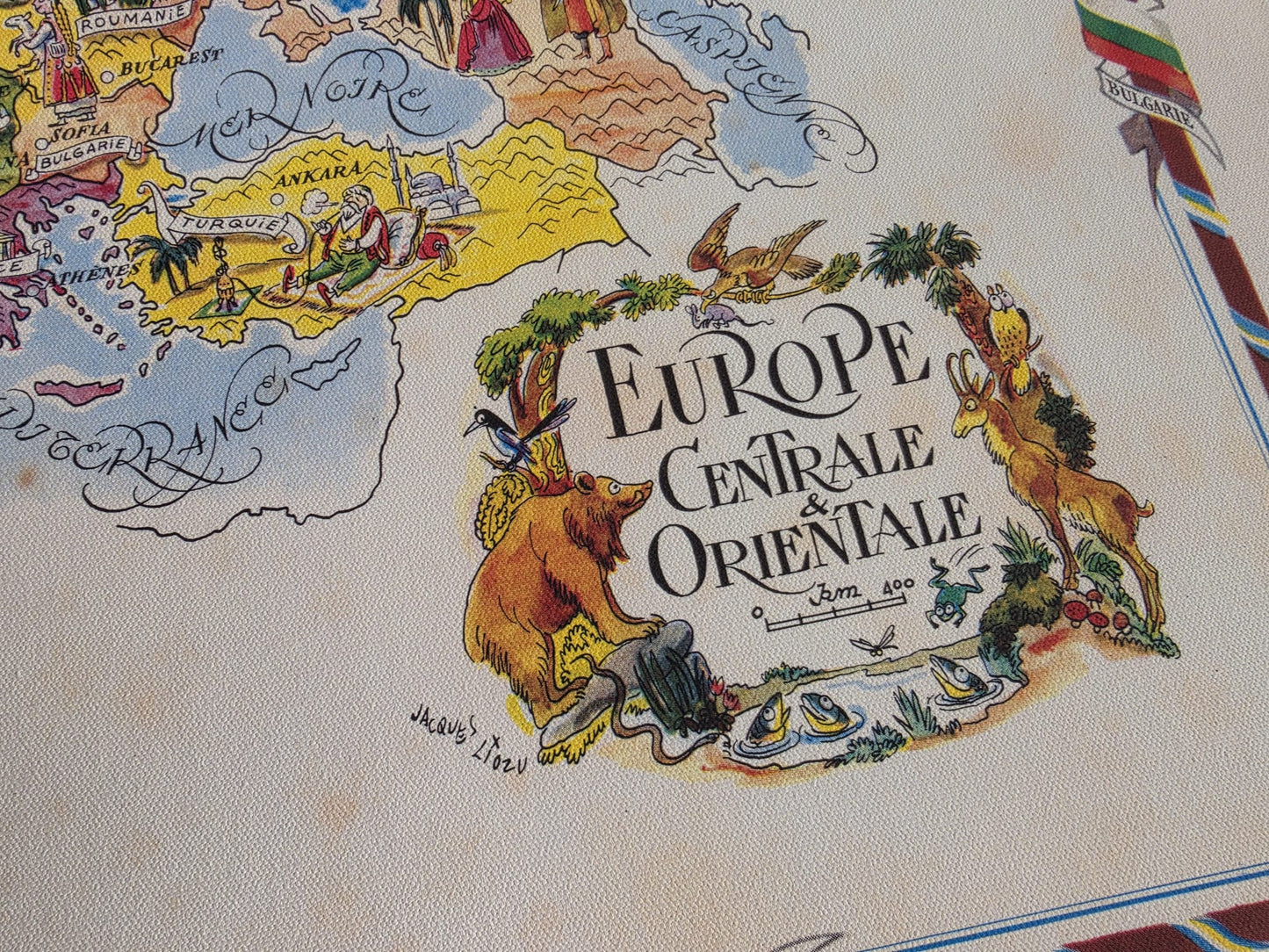Mapa ilustrowana Europy Środkowej i Wschodniej - zabytkowa mapa obrazkowa z miastami i fauną